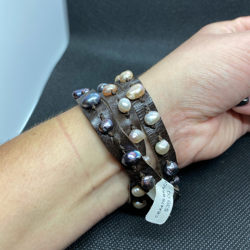 Three wrap leather bracelet with multicolor pearls - Picture 8 of 8